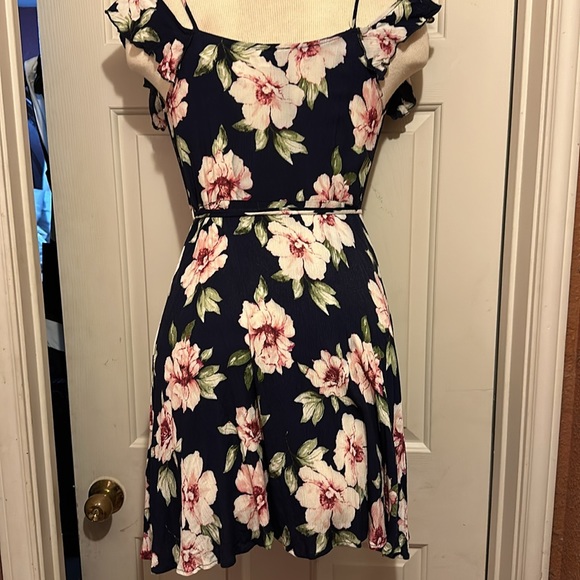 Francesca’s Blue Rain Navy Floral Dress - Picture 3 of 4